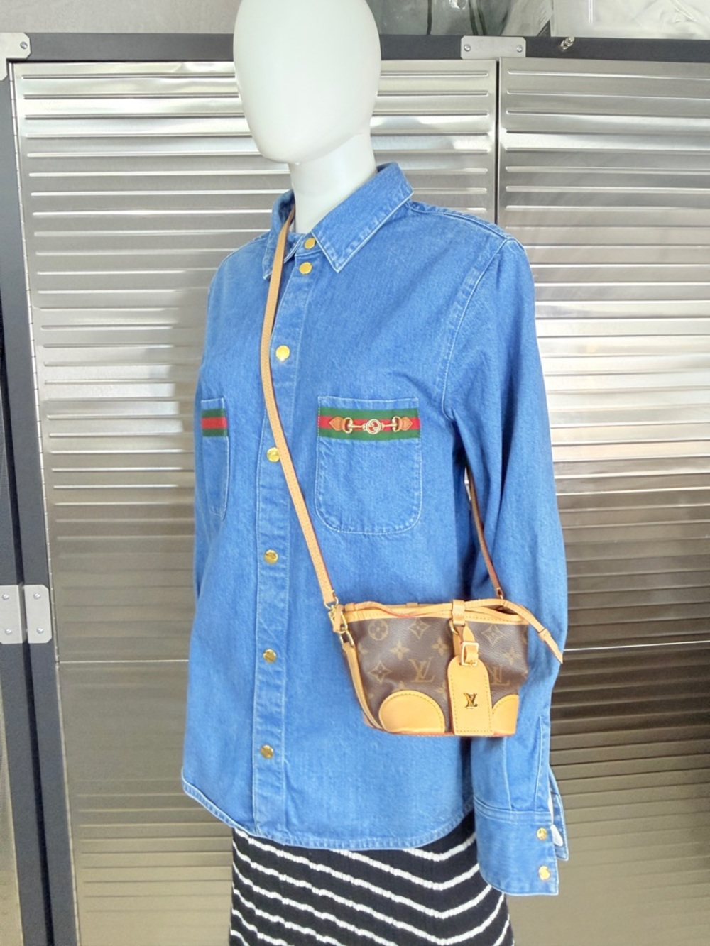 Louis Vuitton Monogram Mini Noe Bucket Bag - Picture 15 of 15